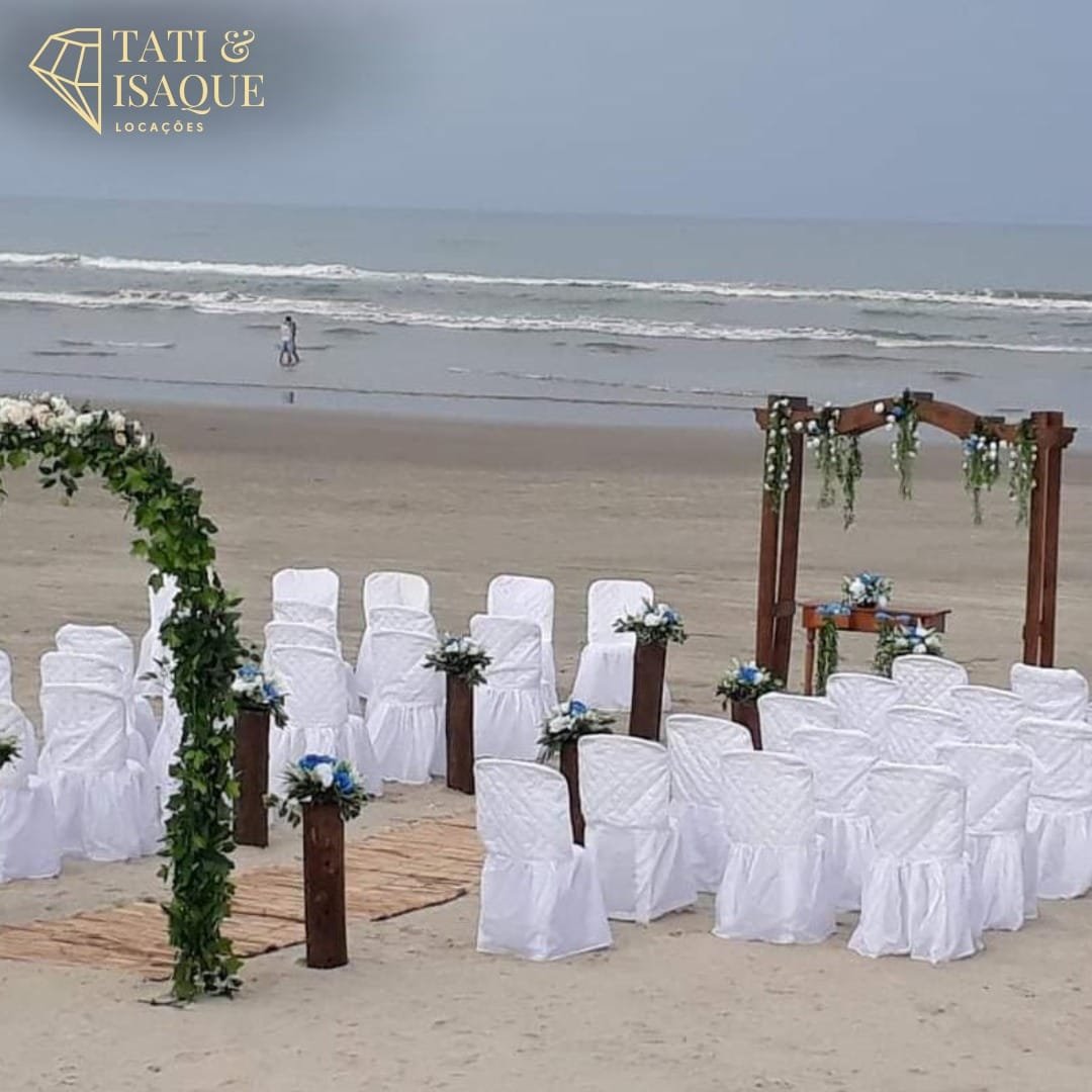 Cadeiras de plástico higienizadas para locação - Baixada Santista